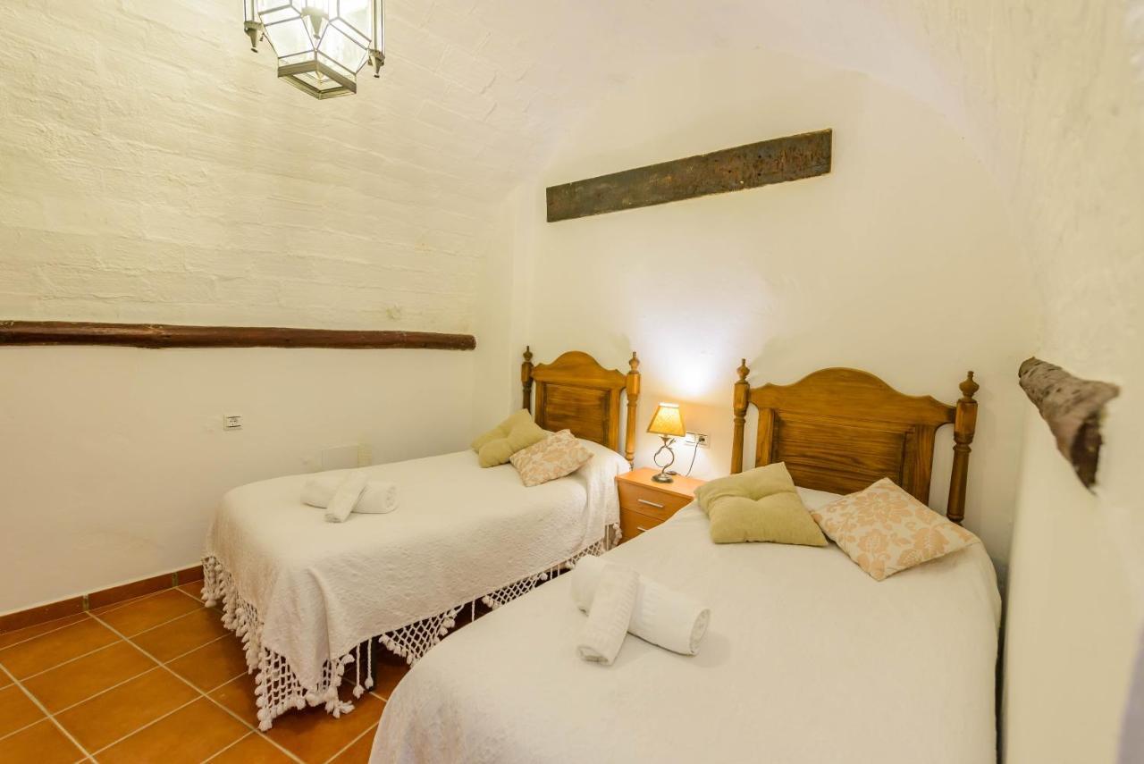 Holiday Home El Pilarillo Piscina Compartida Alcaucin Exterior photo