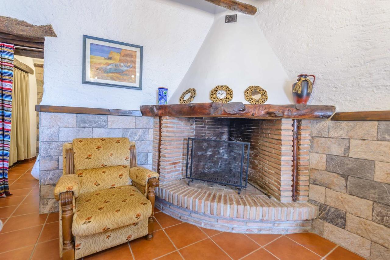 Holiday Home El Pilarillo Piscina Compartida Alcaucin Exterior photo