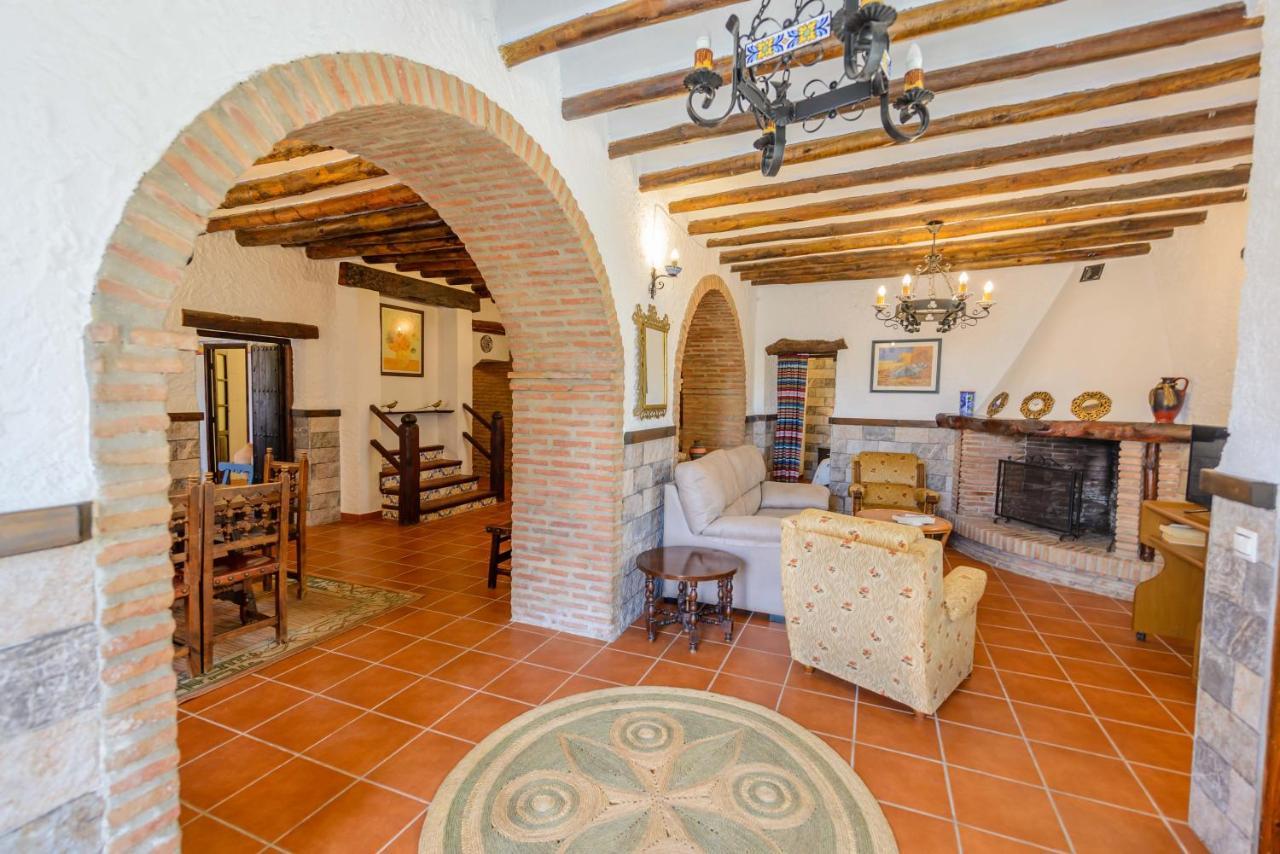 Holiday Home El Pilarillo Piscina Compartida Alcaucin Exterior photo